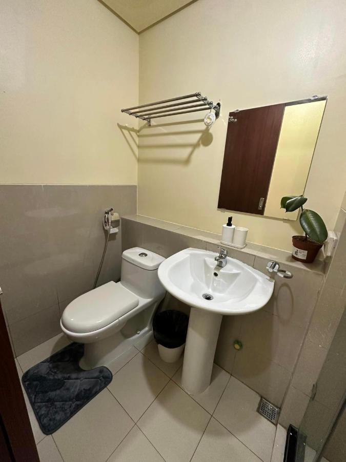 Modern Condo Living In Makati มะนิลา ภายนอก รูปภาพ